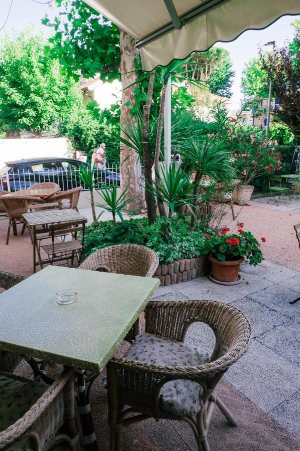 Hotel Jolie Ричоне Екстериор снимка