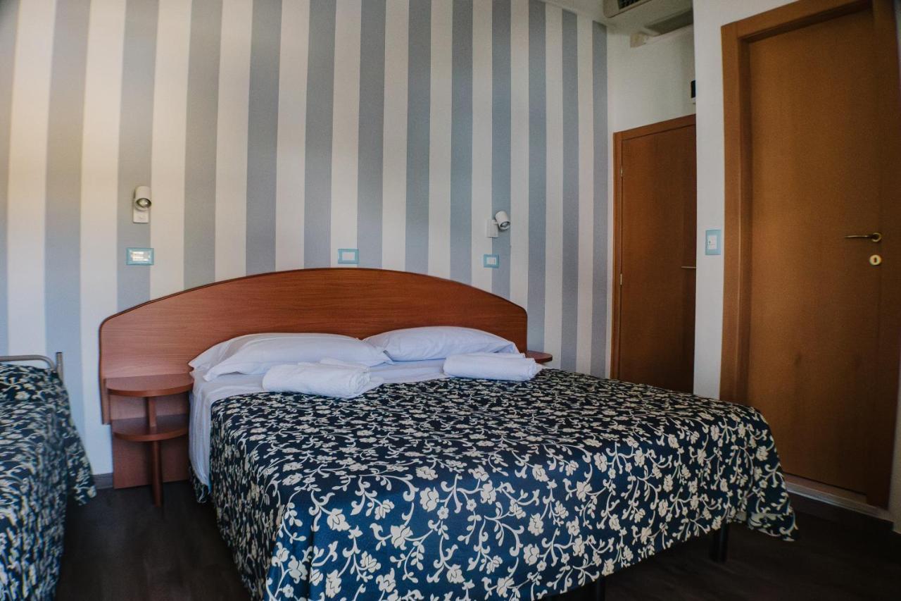 Hotel Jolie Ричоне Екстериор снимка