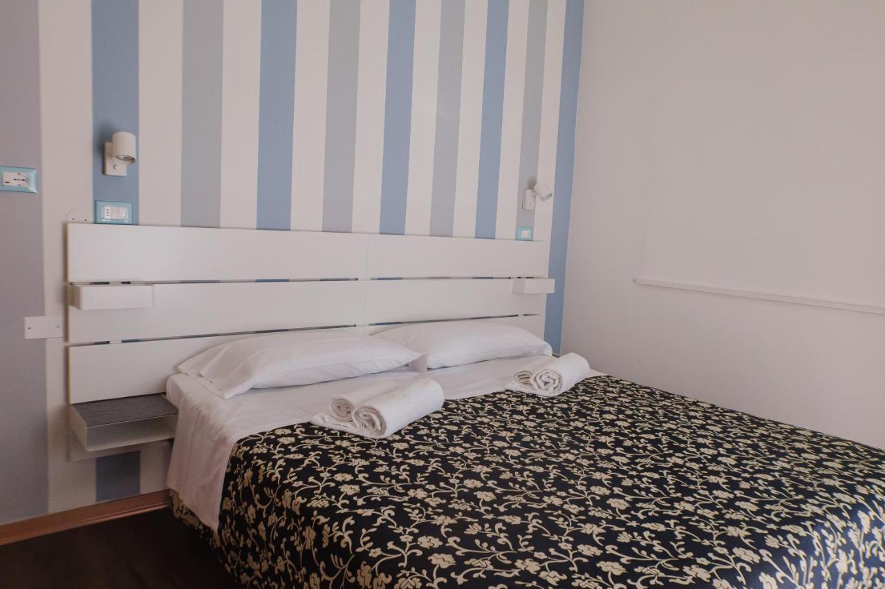Hotel Jolie Ричоне Екстериор снимка