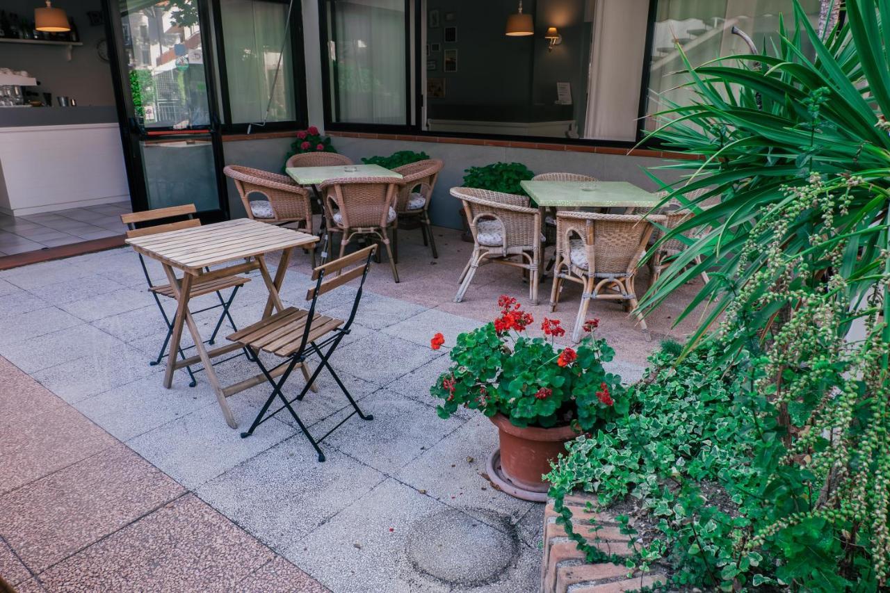 Hotel Jolie Ричоне Екстериор снимка